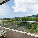Luxury With Sea View,free Parking! Apartamento