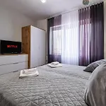 Luxury With Sea View,free Parking! Apartament